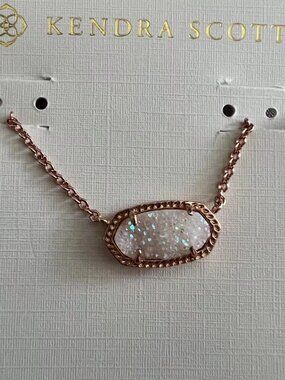 Kendra Scott necklace